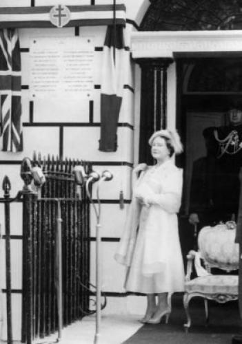134 Dorset Sq Featherston In 1957 the Queen Mother unveiled a plaque dedicated to the SOE agents