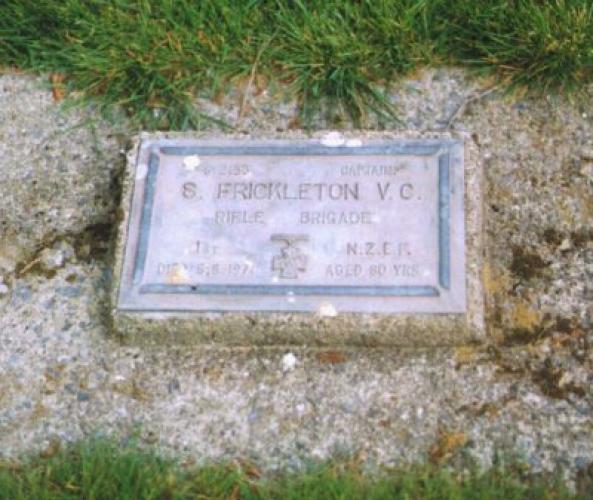 162 Frickleton Grove Lower Hutt Frickletons grave at Taita Servicemans Cemetery