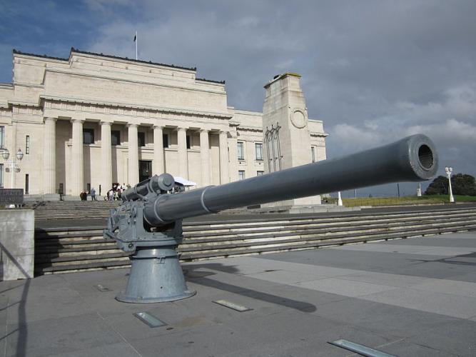 185 Halsey Road Manurewa One of New Zealands 4 inch guns outside the Auckland Museum