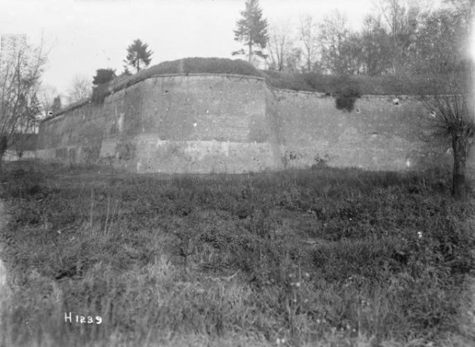 240 Field Place Richmond Walls of Le Quesnoy