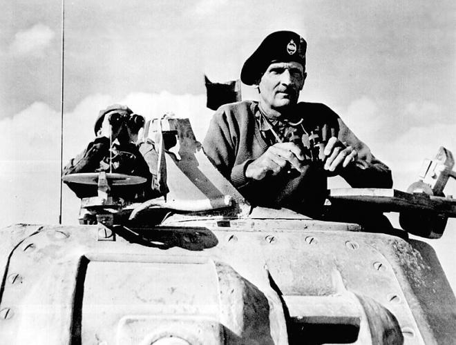 251 Alamein Gr LMC Palm Nth Montgomery watches Allied tanks advance November 1942