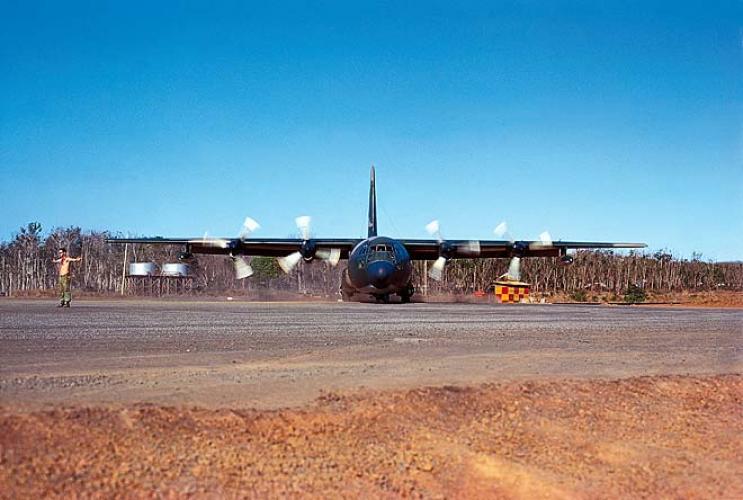 269 Nui Dat Pl LMC Palmerston Nth A C130 at Nui Dat airfield