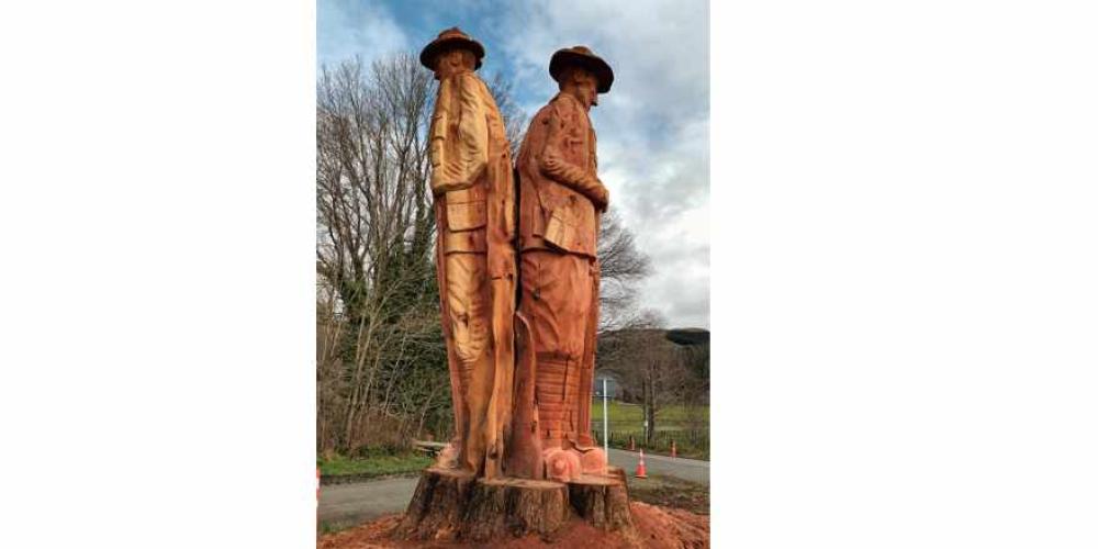 341 Rissington ANZAC Carving 16to10